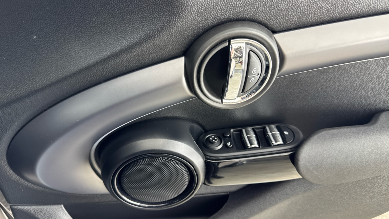 MINI Cooper 1.5 C Exclusive 5dr Auto Petrol Hatchback